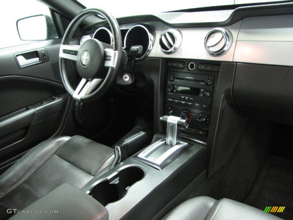 2007 Mustang V6 Premium Convertible - Black / Dark Charcoal photo #22