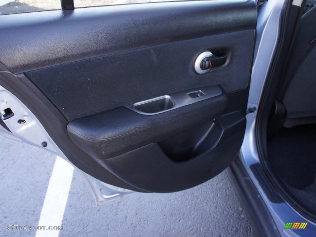 2010 Versa 1.8 S Hatchback - Arctic Blue Metallic / Charcoal photo #11