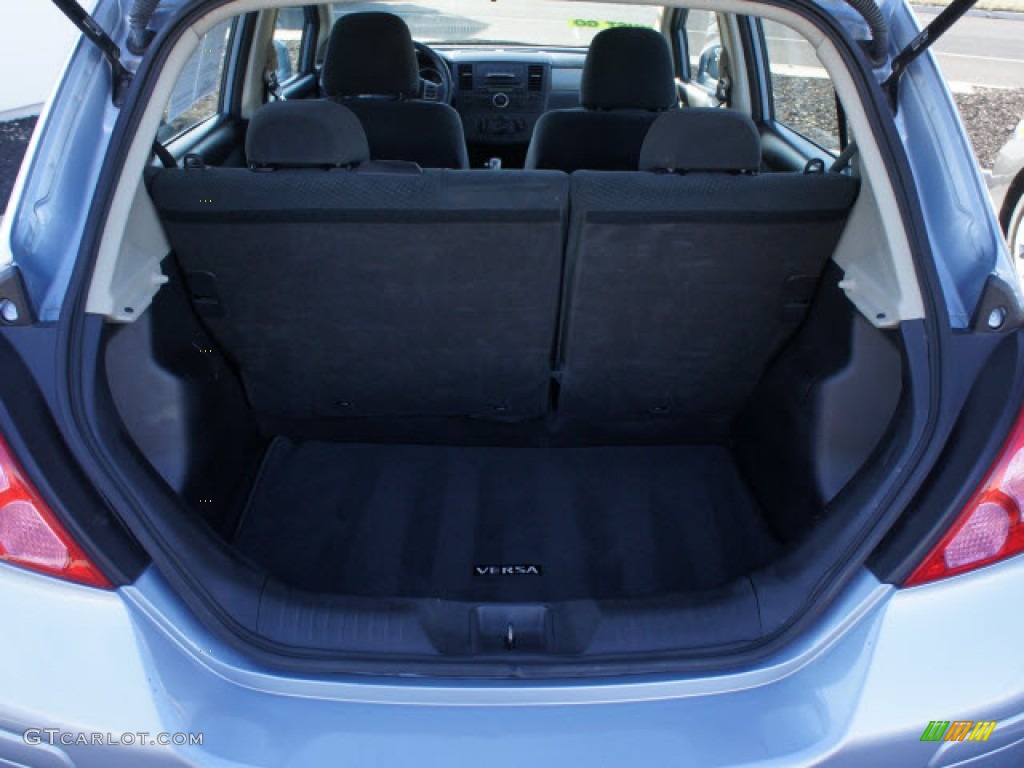 2010 Versa 1.8 S Hatchback - Arctic Blue Metallic / Charcoal photo #13