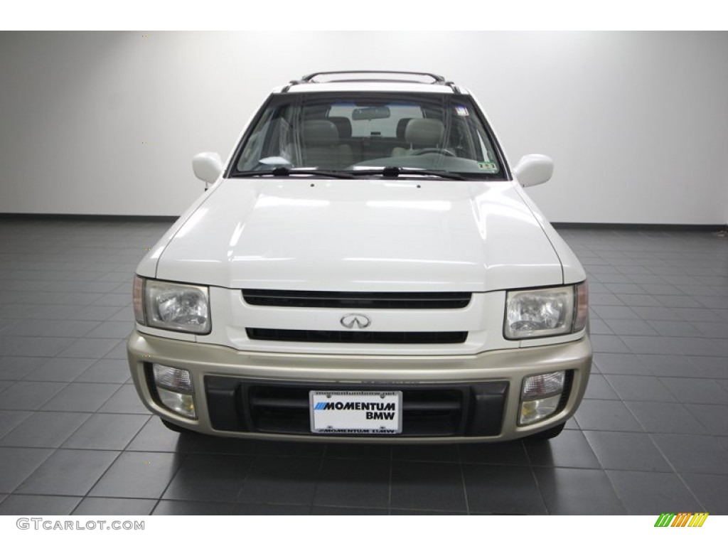 2000 QX4  - Dover White / Stone Beige photo #6