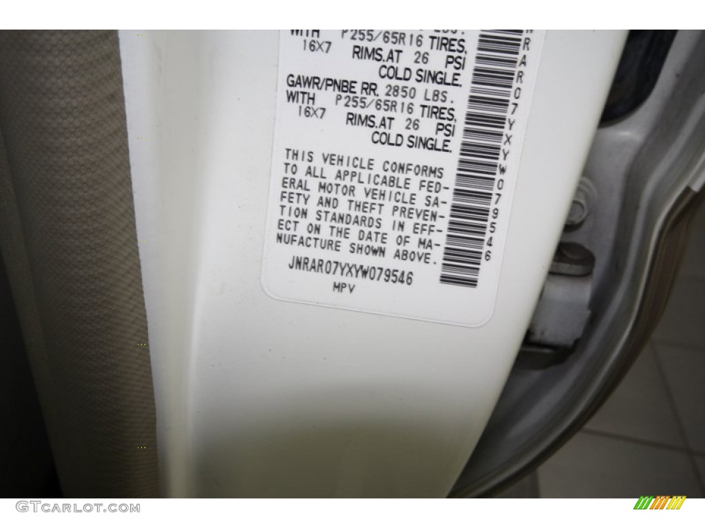 2000 QX4  - Dover White / Stone Beige photo #10