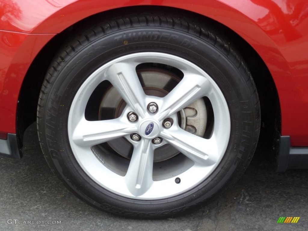 2010 Ford Mustang GT Coupe Wheel Photos