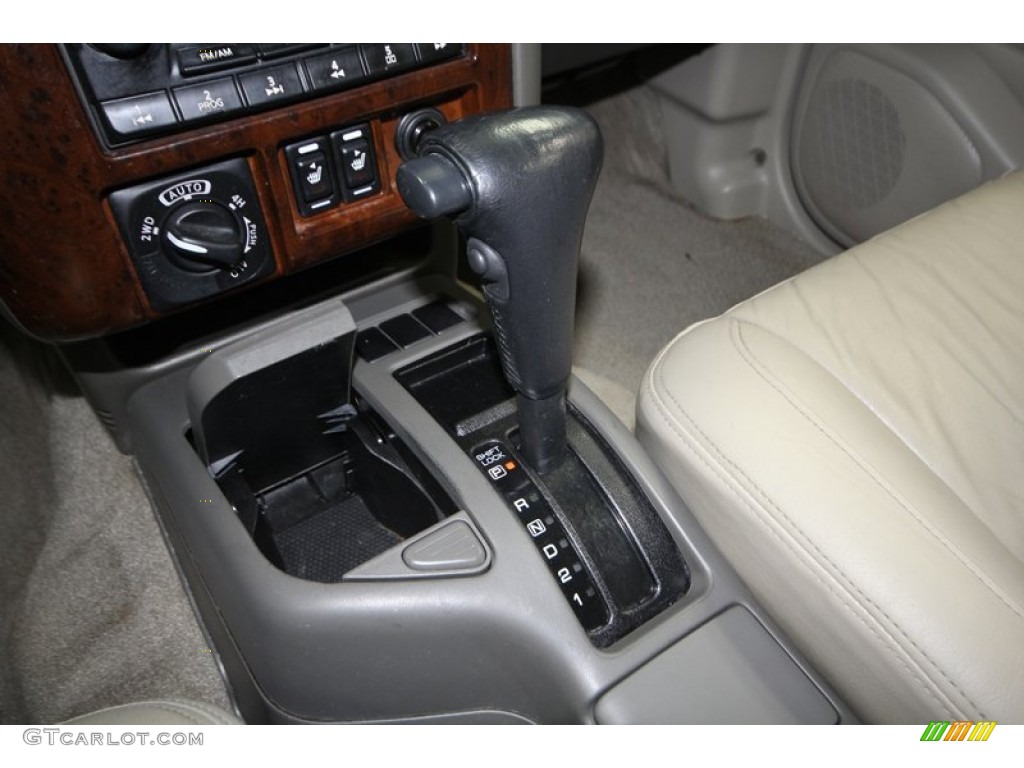 2000 Infiniti QX4 Standard QX4 Model Transmission Photos