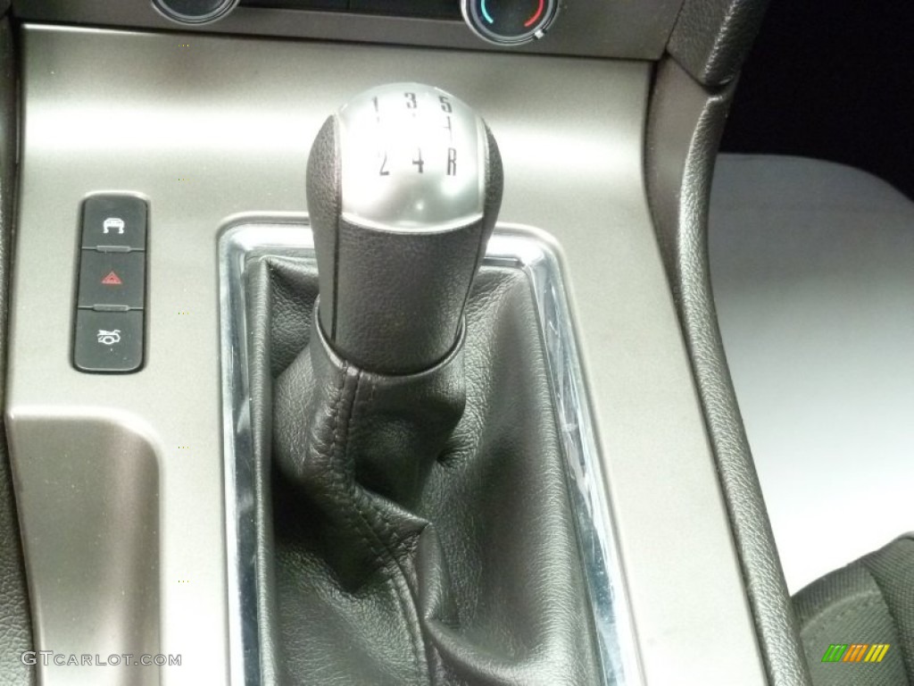 2010 Ford Mustang GT Coupe Transmission Photos