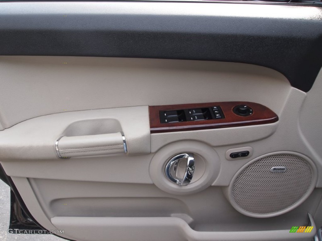 2009 Jeep Commander Overland 4x4 Door Panel Photos