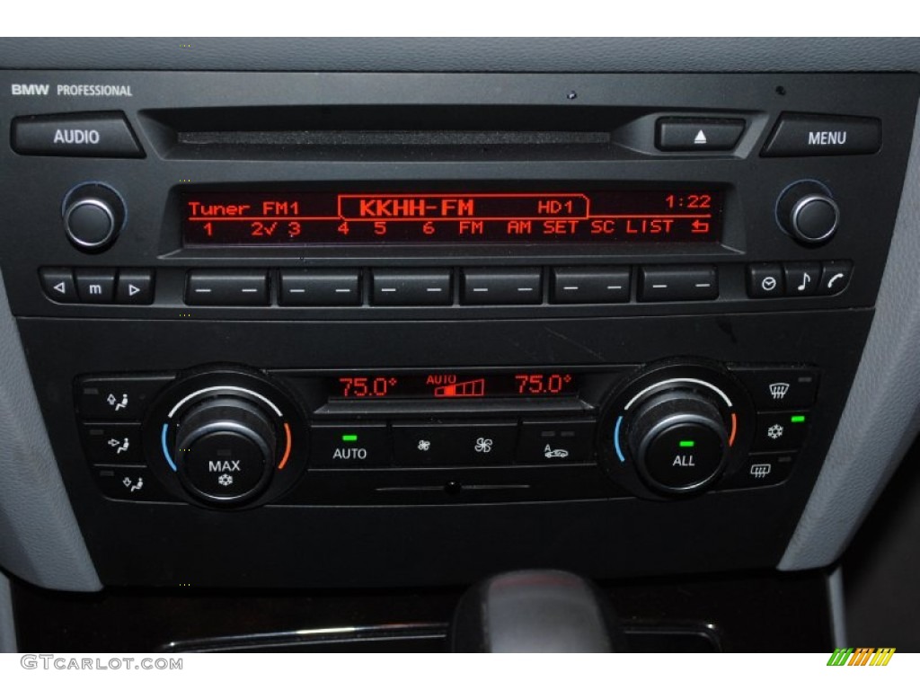 2010 BMW 3 Series 328i Sedan Controls Photo #77410831
