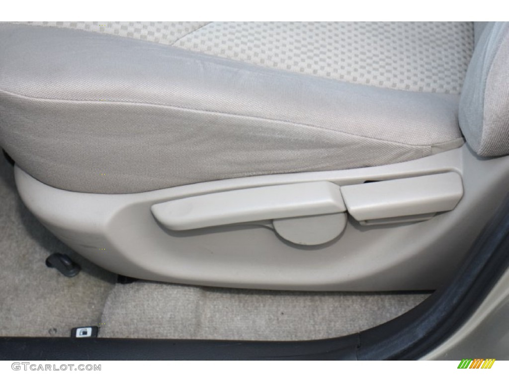 2006 RAV4  - Beige Metallic / Taupe photo #20