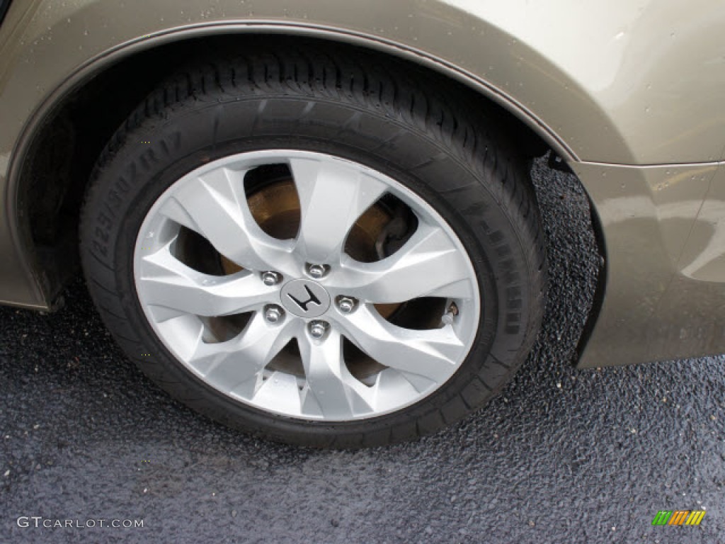 2008 Honda Accord LX Sedan Wheel Photos