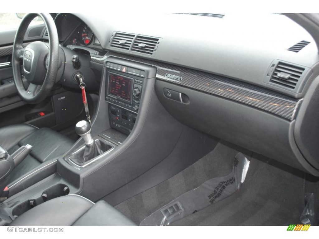 2007 Audi RS4 4.2 quattro Sedan Dashboard Photos