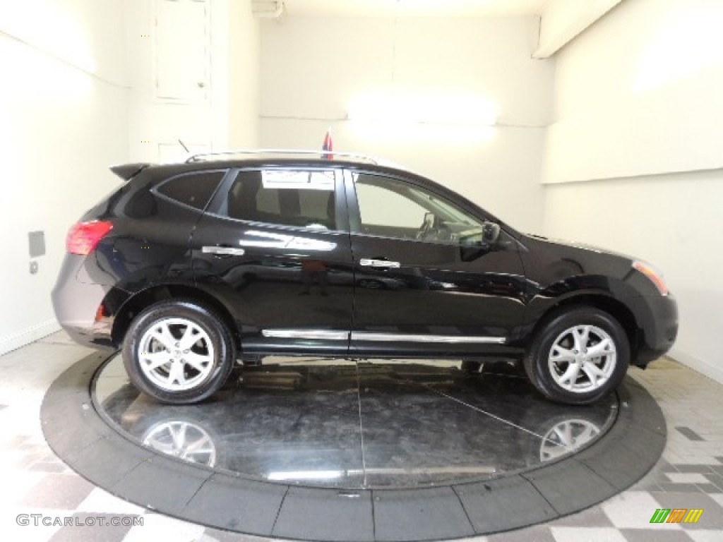 2011 Rogue SV AWD - Wicked Black / Black photo #4