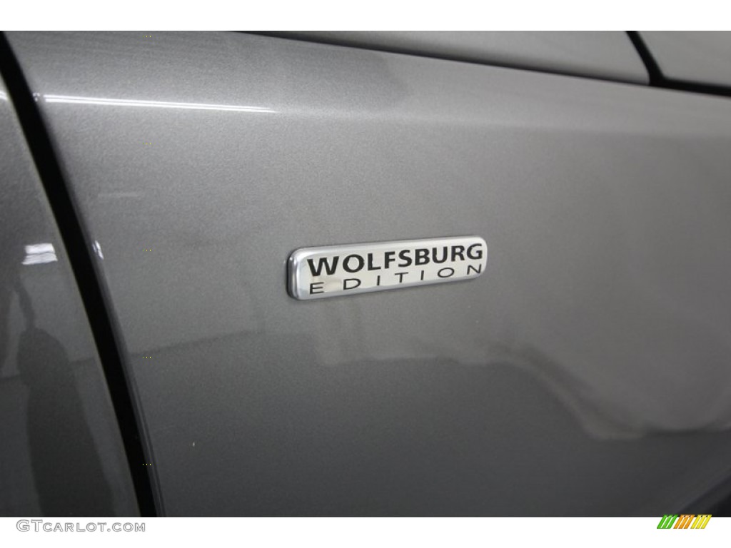2010 Volkswagen Tiguan Wolfsburg Edition Marks and Logos Photos