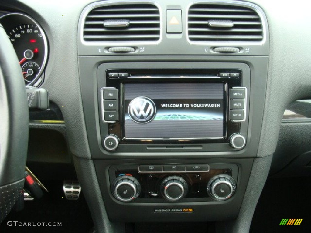2010 Volkswagen GTI 4 Door Controls Photo #77427414