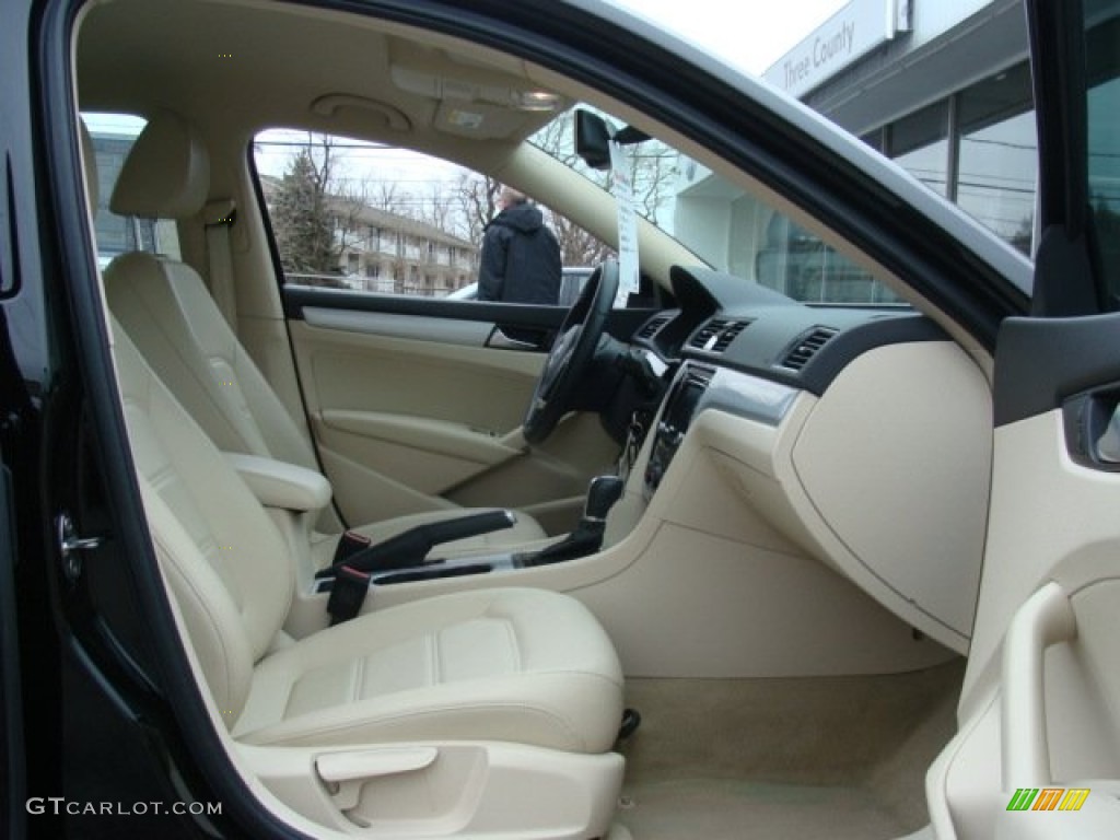 Cornsilk Beige Interior 2013 Volkswagen Passat 2.5L SE Photo #77427618
