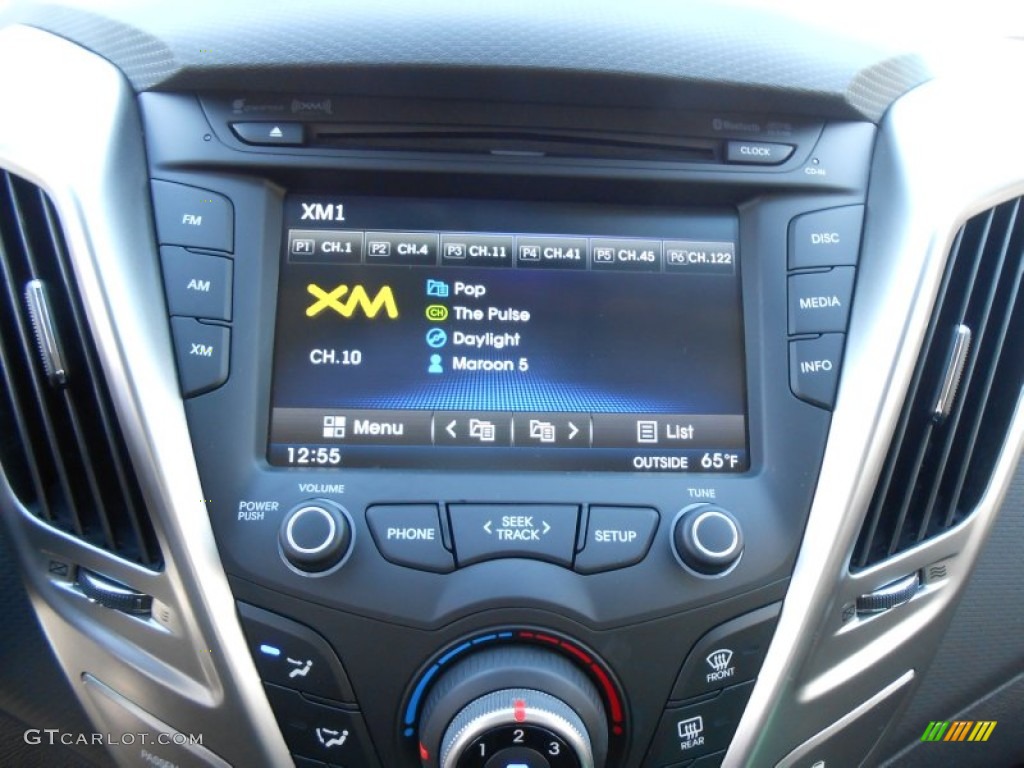 2013 Hyundai Veloster Standard Veloster Model Controls Photo #77432391