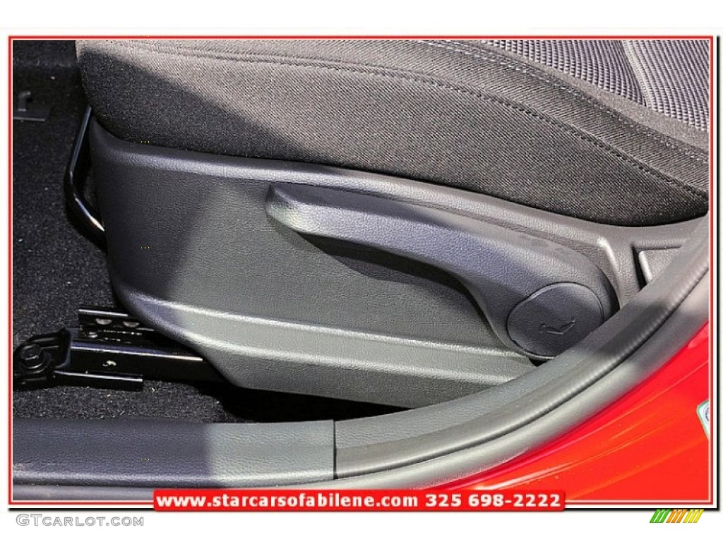 2013 Elantra GT - Volcanic Red / Black photo #14