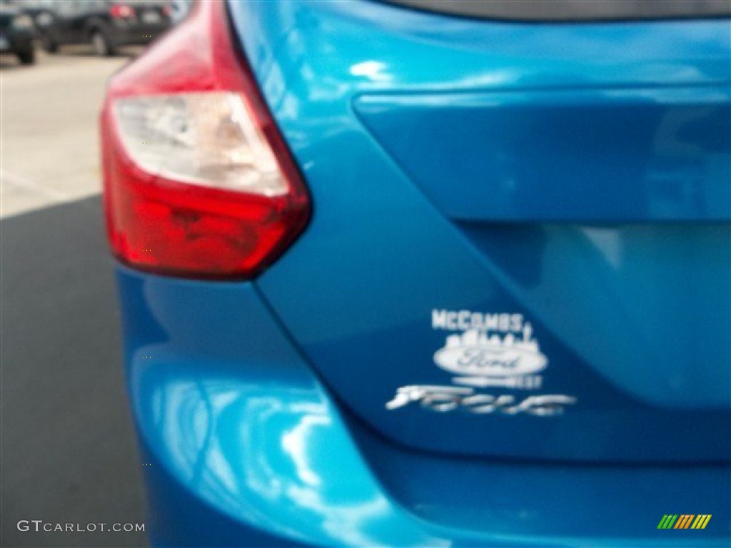 2013 Focus SE Hatchback - Blue Candy / Medium Light Stone photo #6