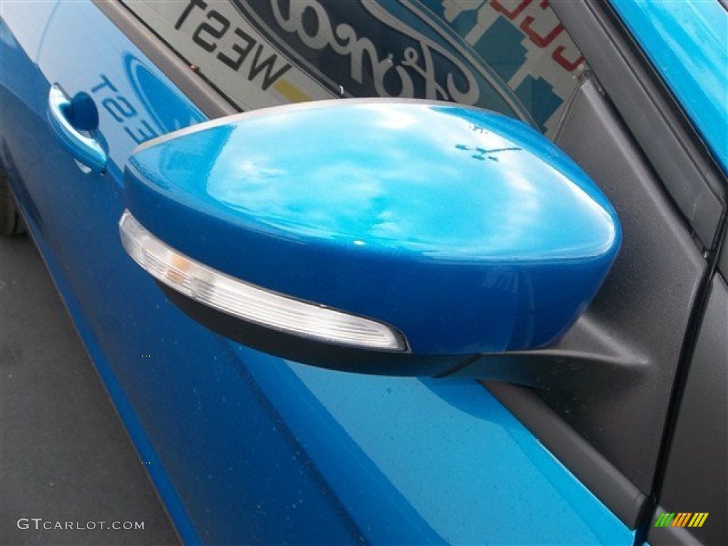 2013 Focus SE Hatchback - Blue Candy / Medium Light Stone photo #12