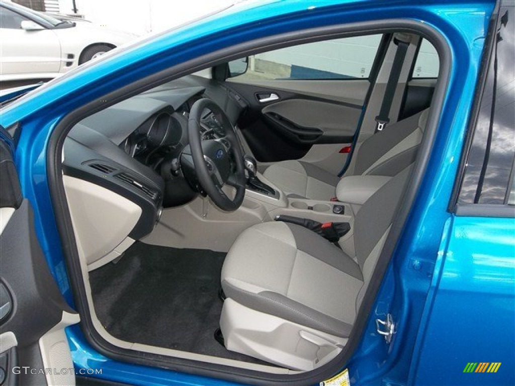 2013 Focus SE Hatchback - Blue Candy / Medium Light Stone photo #18