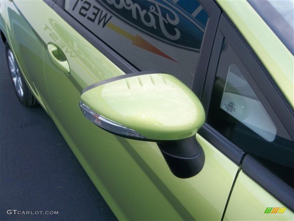 2013 Fiesta SE Sedan - Lime Squeeze / Charcoal Black photo #12