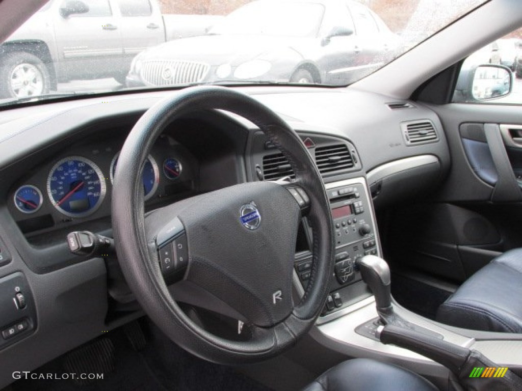 2005 Volvo S60 R AWD Steering Wheel Photos