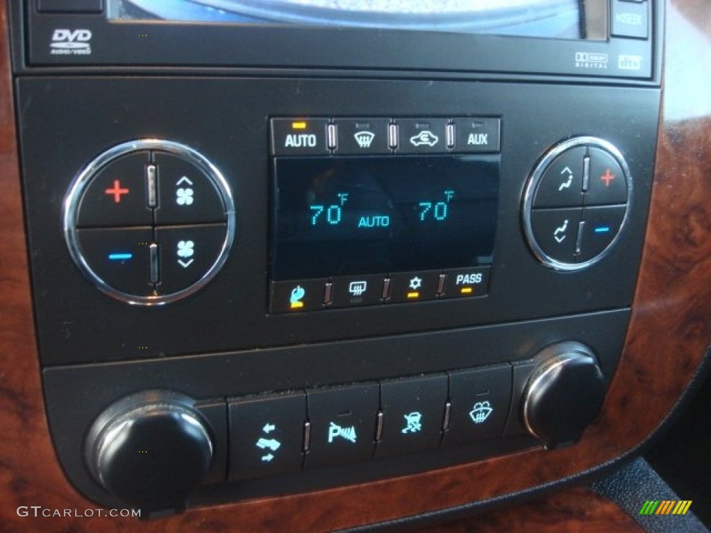 2008 Chevrolet Tahoe LTZ 4x4 Controls Photo #77445295