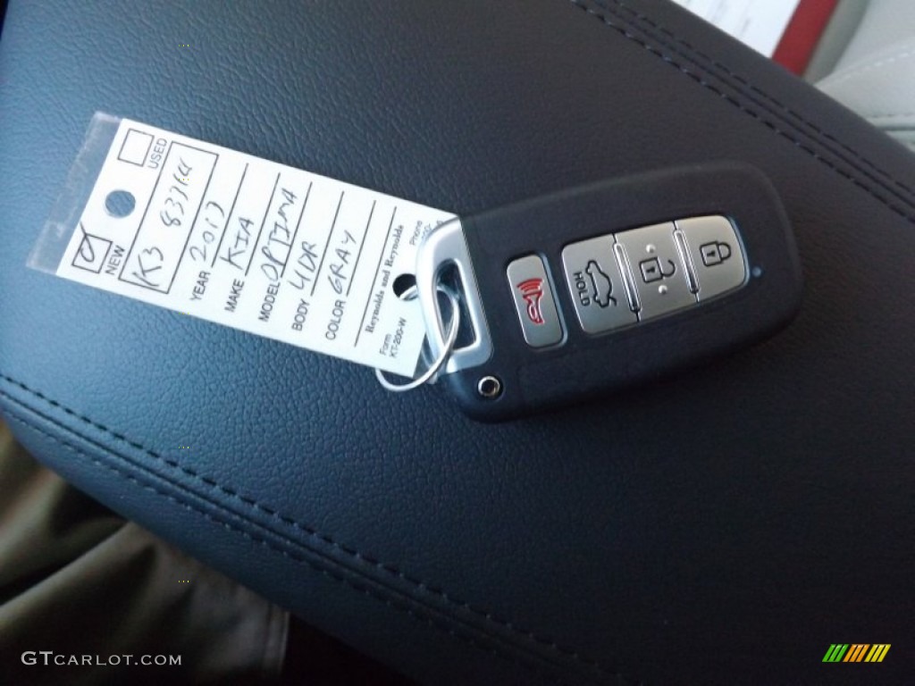 2013 Kia Optima EX Keys Photos