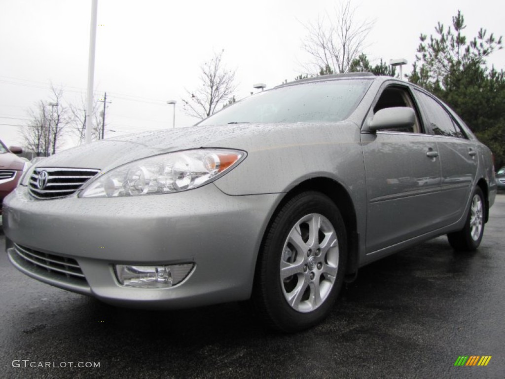 2005 Camry XLE V6 - Mineral Green Opalescent / Taupe photo #1
