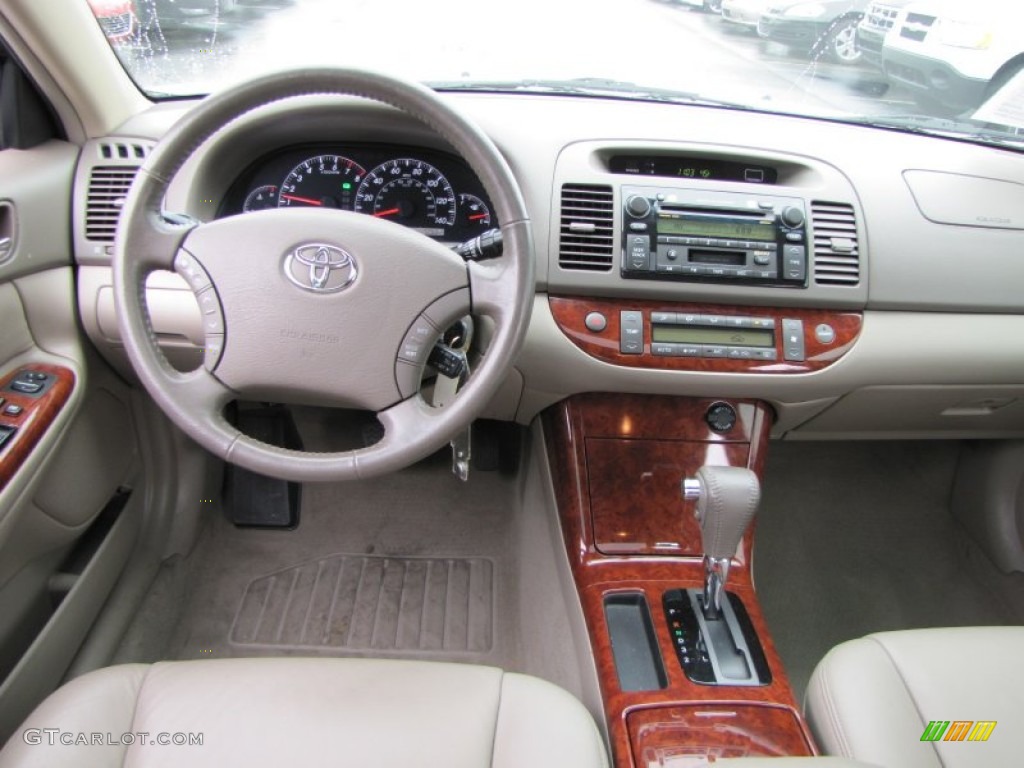 2005 Camry XLE V6 - Mineral Green Opalescent / Taupe photo #13