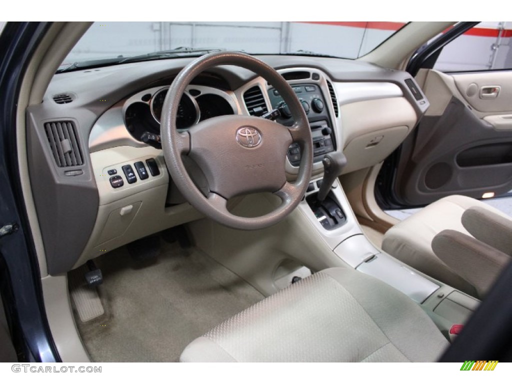 Gray Interior 2005 Toyota Highlander V6 4WD Photo #77449178