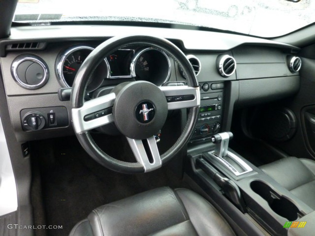 Dark Charcoal Interior 2006 Ford Mustang V6 Premium Convertible Photo #77449245