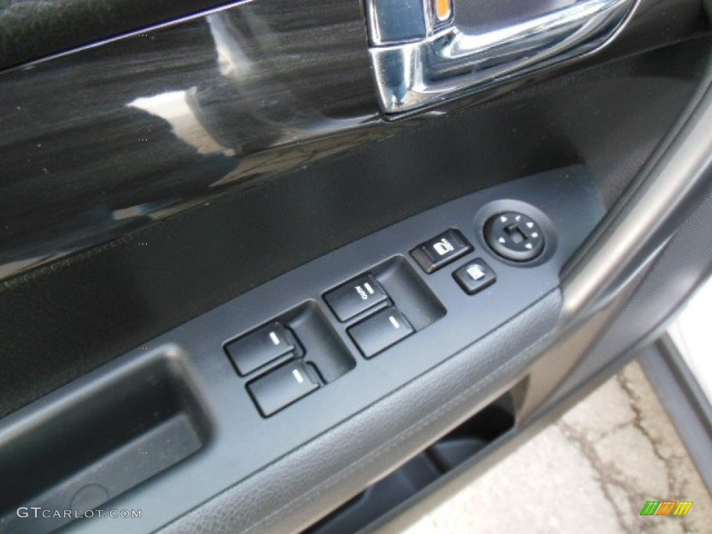 2011 Sorento LX AWD - Bright Silver / Black photo #14