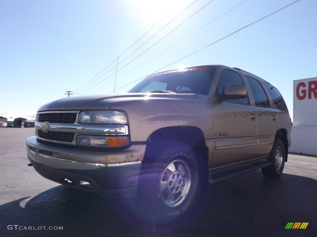 2001 Tahoe LT 4x4 - Sunset Gold Metallic / Tan/Neutral photo #3