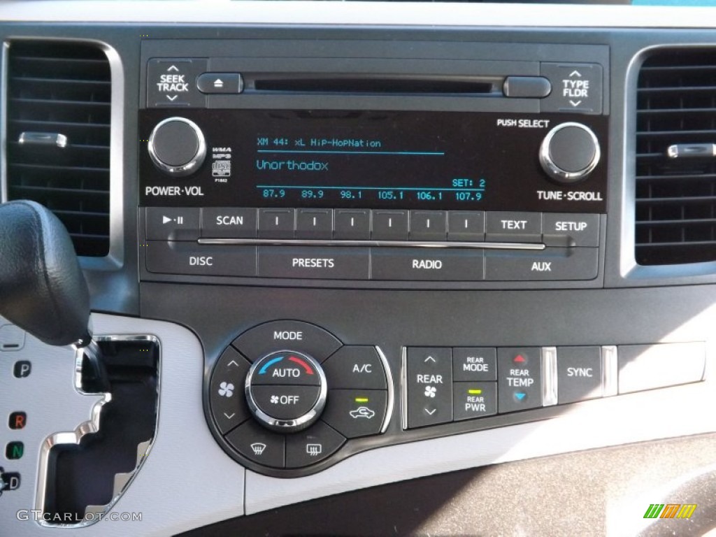 2013 Toyota Sienna LE Controls Photo #77452506