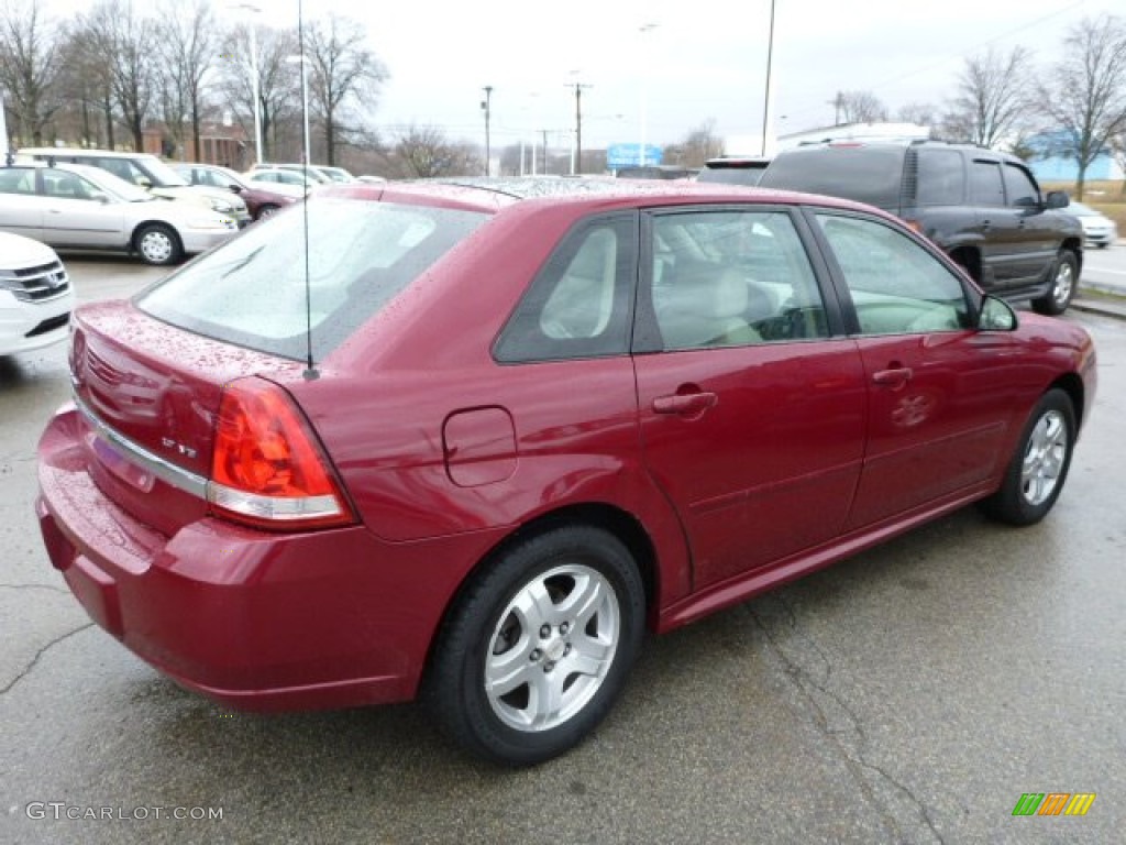 2004 Malibu Maxx LT Wagon - Sport Red Metallic / Neutral photo #4
