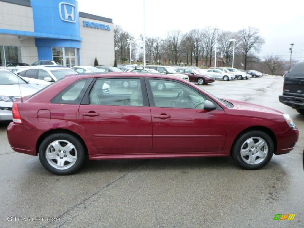 2004 Malibu Maxx LT Wagon - Sport Red Metallic / Neutral photo #5