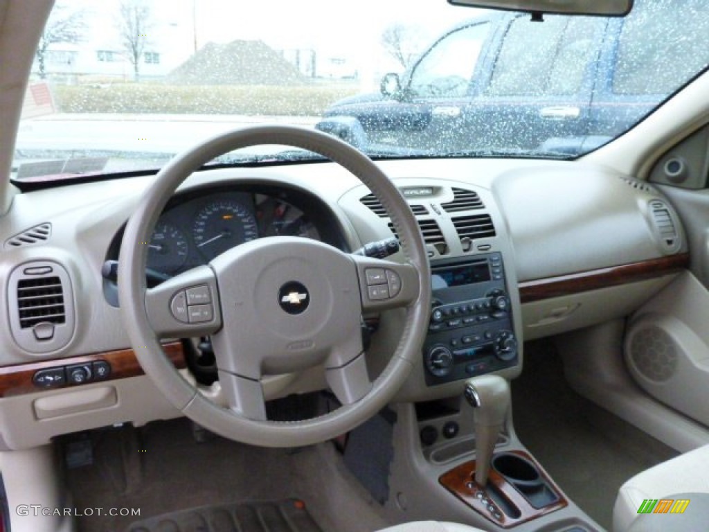 2004 Chevrolet Malibu Maxx LT Wagon Neutral Dashboard Photo #77454437