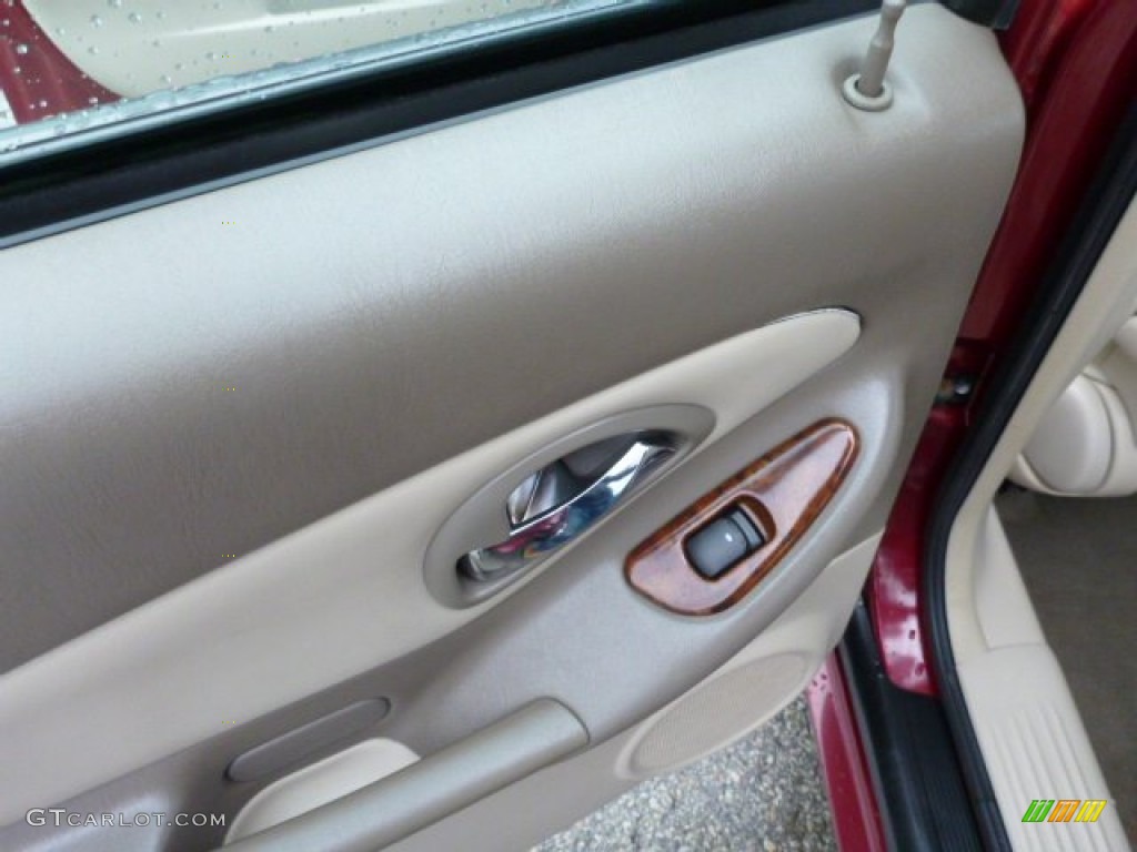 2004 Malibu Maxx LT Wagon - Sport Red Metallic / Neutral photo #13