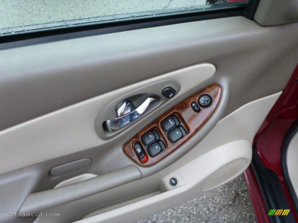 2004 Malibu Maxx LT Wagon - Sport Red Metallic / Neutral photo #14