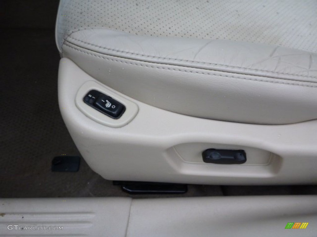 2004 Malibu Maxx LT Wagon - Sport Red Metallic / Neutral photo #15