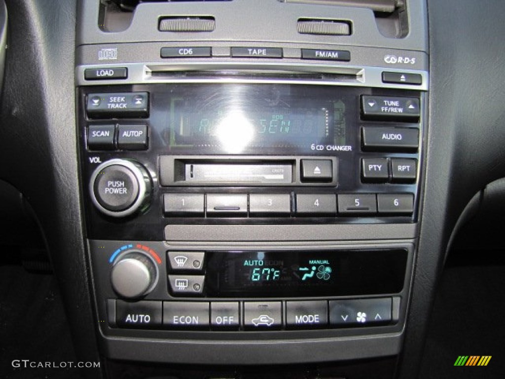 2002 Nissan Maxima GLE Controls Photo #77456631
