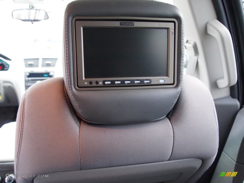 2010 Chevrolet Traverse LS AWD Entertainment System Photos