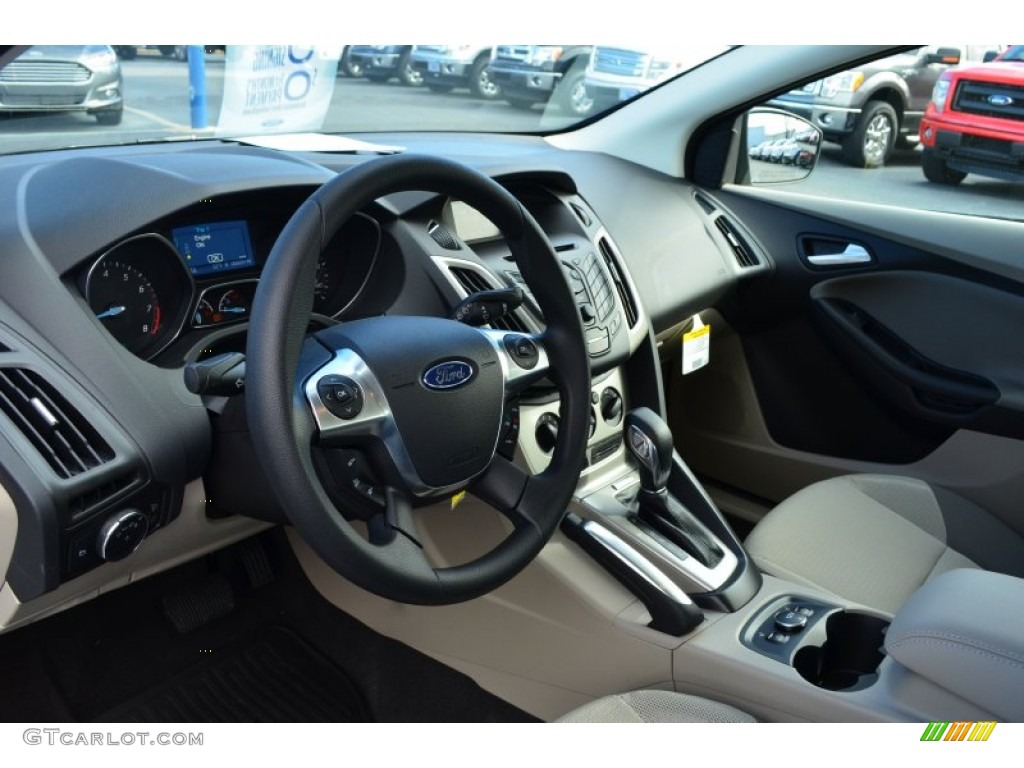 2013 Focus SE Hatchback - Ingot Silver / Medium Light Stone photo #11