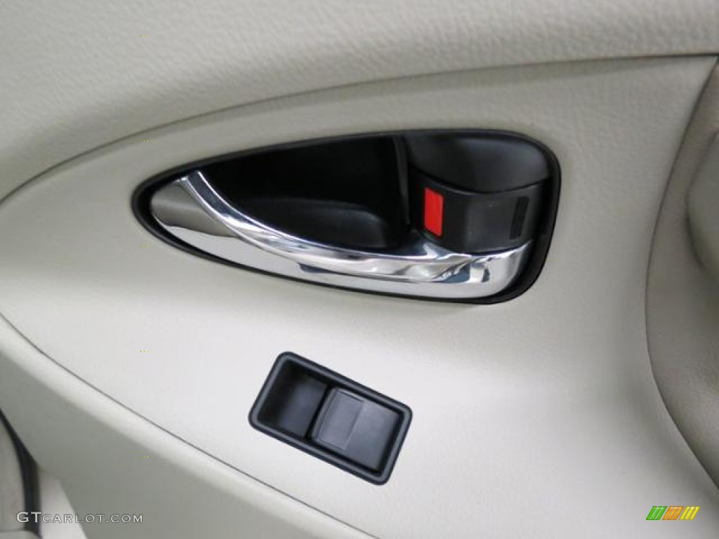 2007 Toyota Camry Hybrid Controls Photos