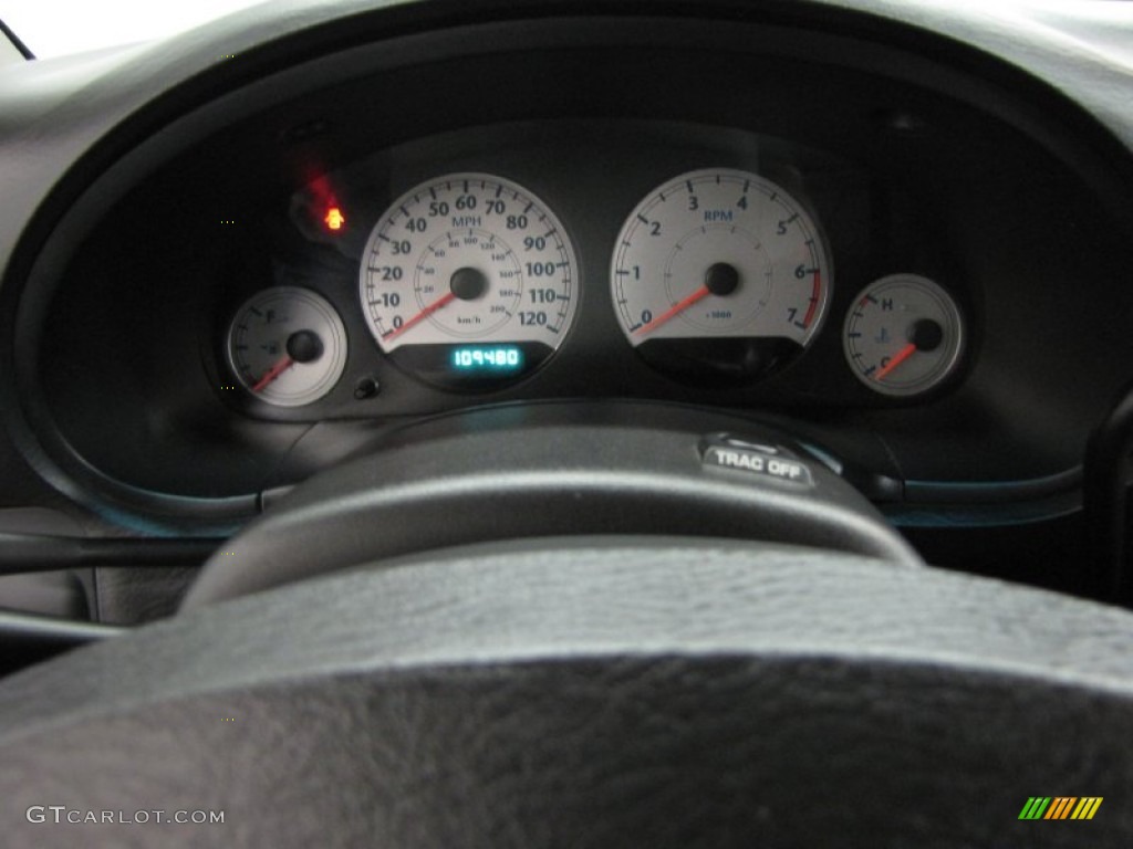 2005 Chrysler Town & Country Touring Gauges Photo #77461519