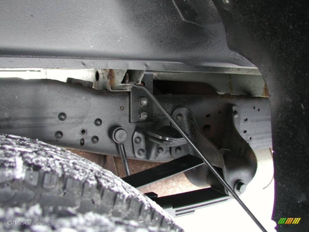 2006 Ford F350 Super Duty Lariat Crew Cab 4x4 Dually Undercarriage Photo #77462745
