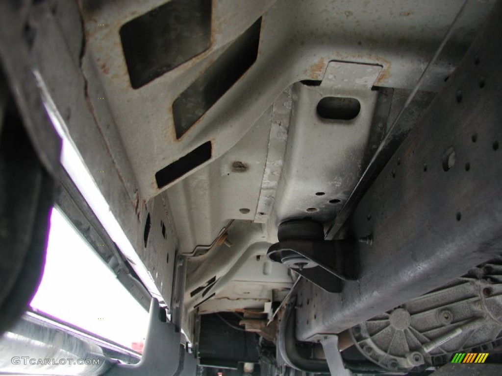 2006 Ford F350 Super Duty Lariat Crew Cab 4x4 Dually Undercarriage Photo #77462778