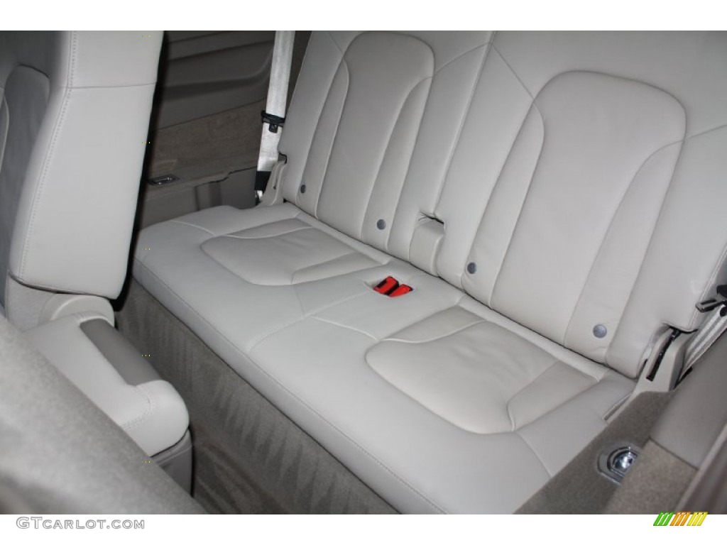 2008 Audi Q7 4.2 Premium quattro Rear Seat Photo #77466498