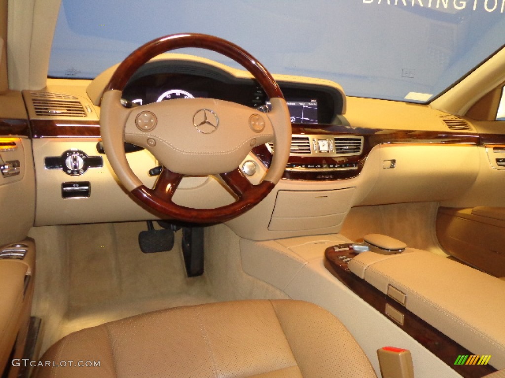 2008 Mercedes-Benz S 550 4Matic Sedan Cashmere/Savanna Dashboard Photo #77468070