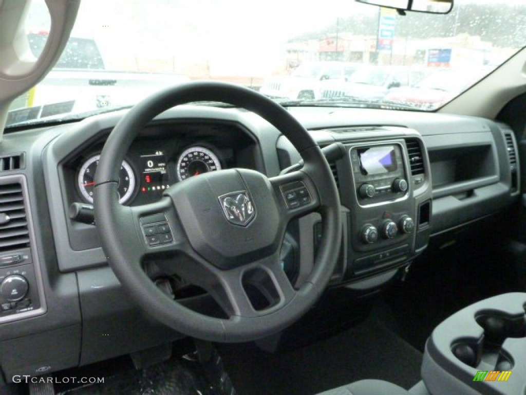 2013 Ram 1500 Express Regular Cab 4x4 Black/Diesel Gray Dashboard Photo #77469399