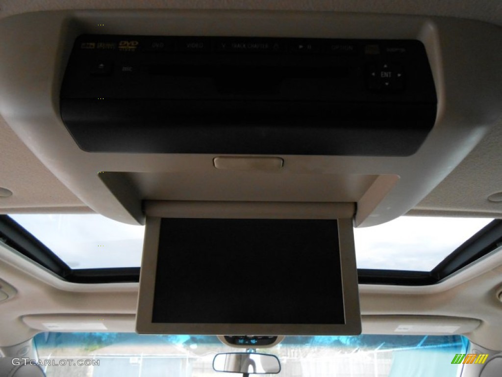 2008 Toyota Sienna XLE Entertainment System Photo #77470086